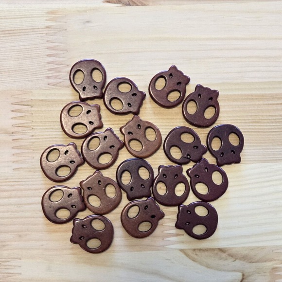 Unbranded Other - 18 Brown Skull Beads Synthetic Dolamite Loose 15.88mm